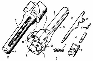 Баек от автомата. Затвор АК 74 схема. Штифт оси выбрасывателя на ПКТ. Выбрасыватель с пружиной на ПКТ. Затвор АК 74 чертеж.
