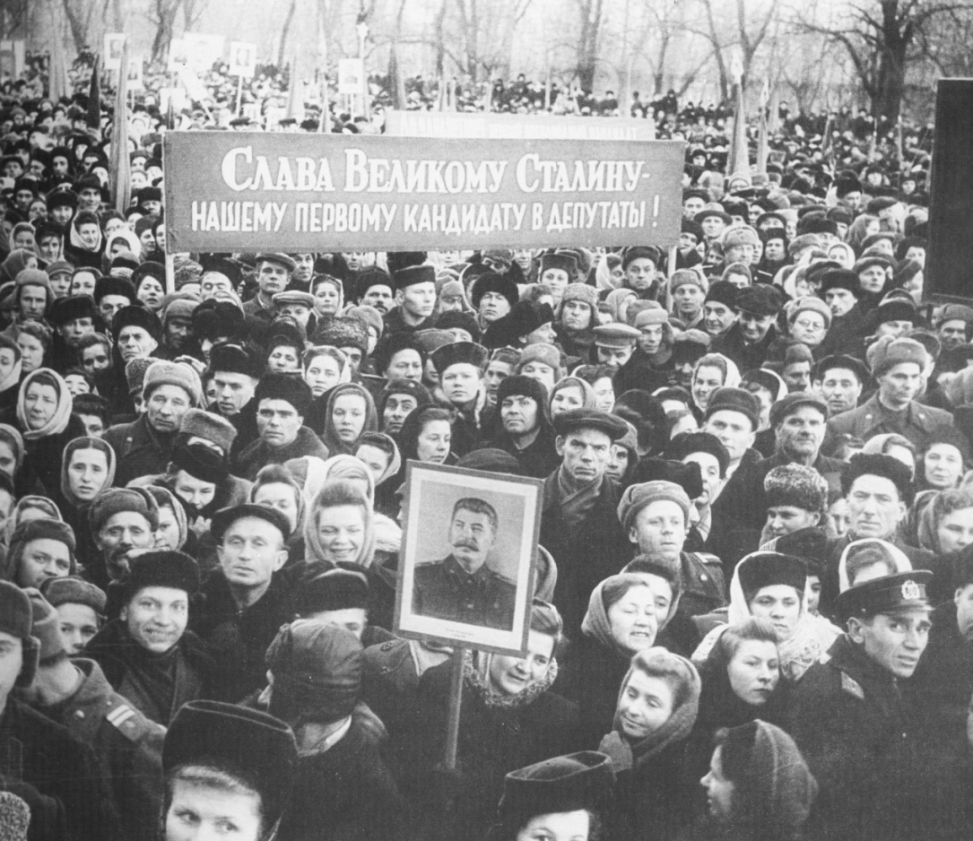 Советское общество 1945 1953. Советское общество. Послевоенное общество. Сталин в послевоенные годы. Послевоенные настроения в обществе.